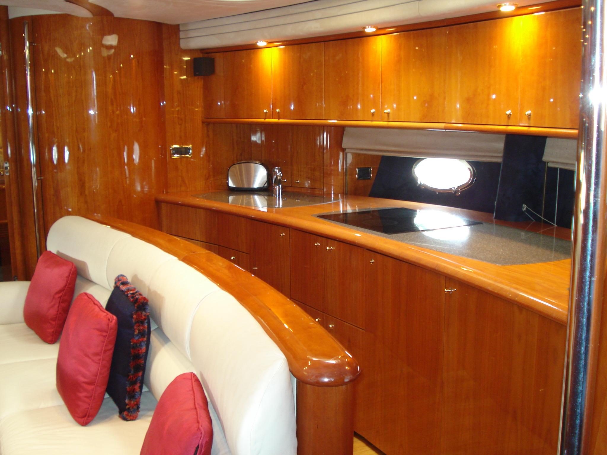 She Devil 2000 Sunseeker Predator 75 Yacht For Sale in Grosse Pointe Shores MI She Devil 2000 Sunseeker Predator 75 Yacht For Sale in Grosse Pointe Shores MI