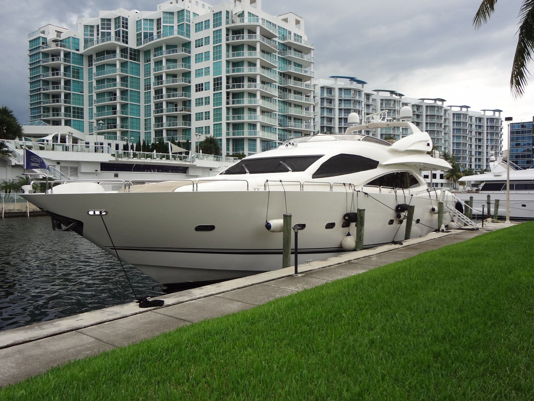 2003 Sunseeker Flybridge Motor Yacht Yacht For Sale in Miami FL 2003 Sunseeker Flybridge Motor Yacht Yacht For Sale in Miami FL