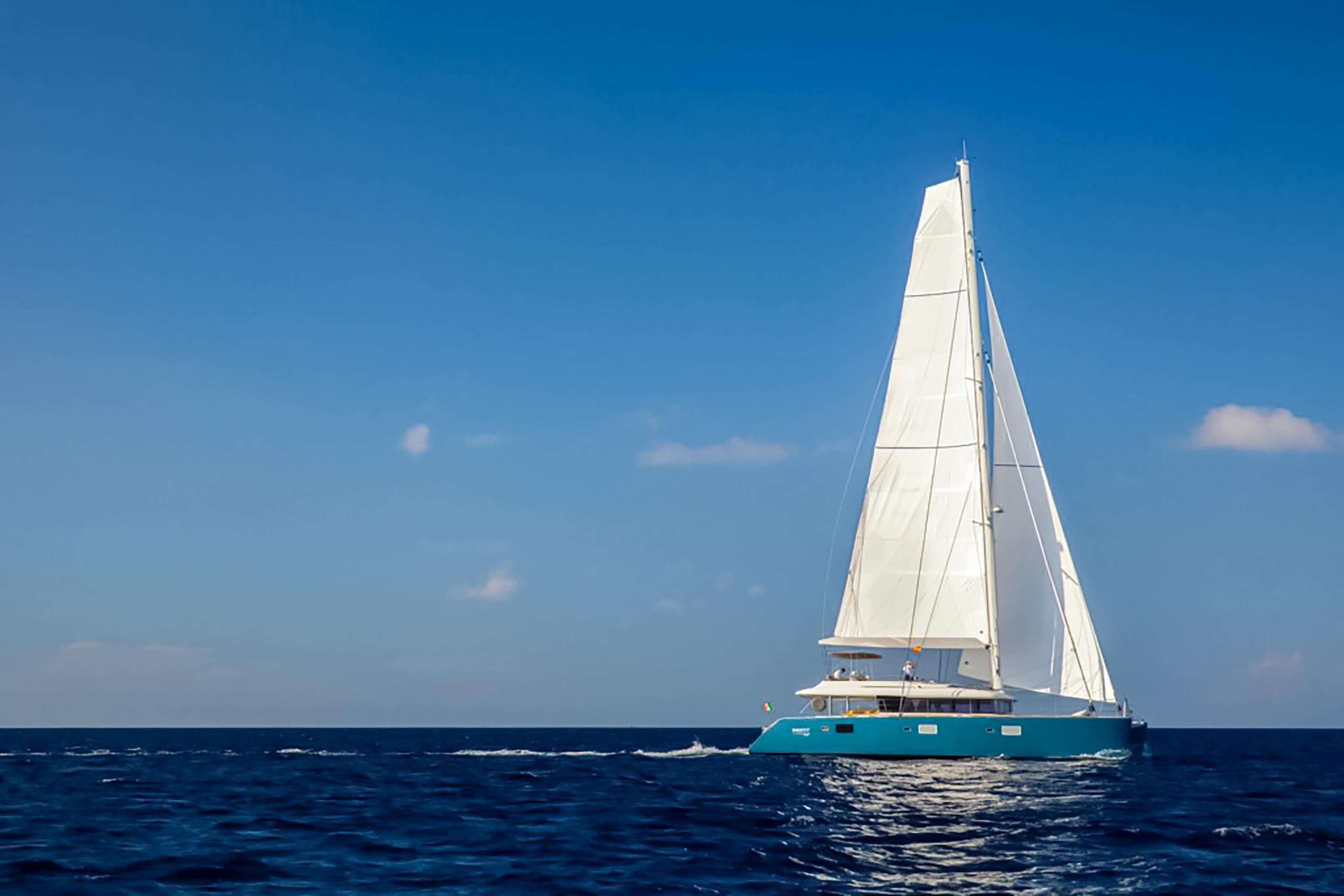 Firefly 2012 Lagoon 620 NEO Yacht For Sale in Canet-en-Roussillon 66 Firefly 2012 Lagoon 620 NEO Yacht For Sale in Canet-en-Roussillon 66