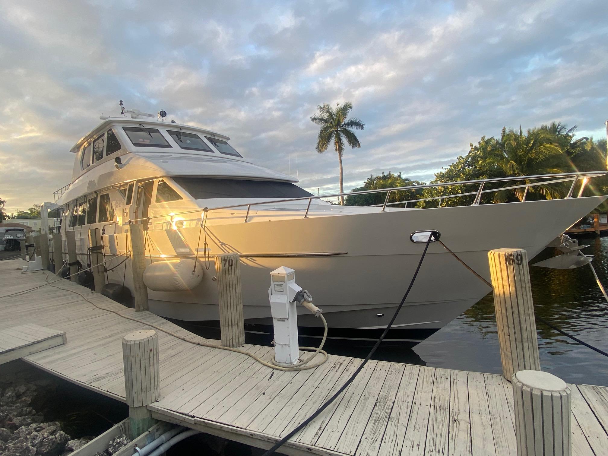 SUE CAROLYN 2003 Hargrave Sky Lounge Yacht For Sale in Fort Lauderdale FL SUE CAROLYN 2003 Hargrave Sky Lounge Yacht For Sale in Fort Lauderdale FL