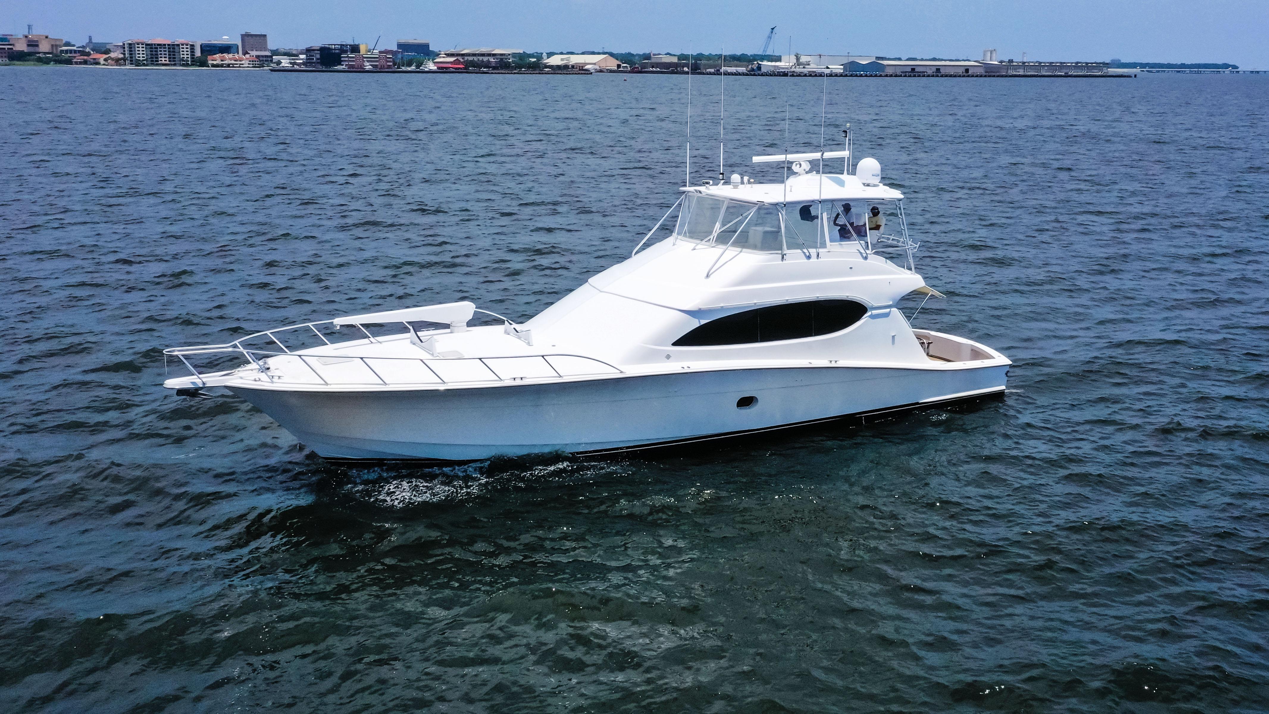 2007 Hatteras 68 Convertible Yacht For Sale in Fort Lauderdale FL 2007 Hatteras 68 Convertible Yacht For Sale in Fort Lauderdale FL