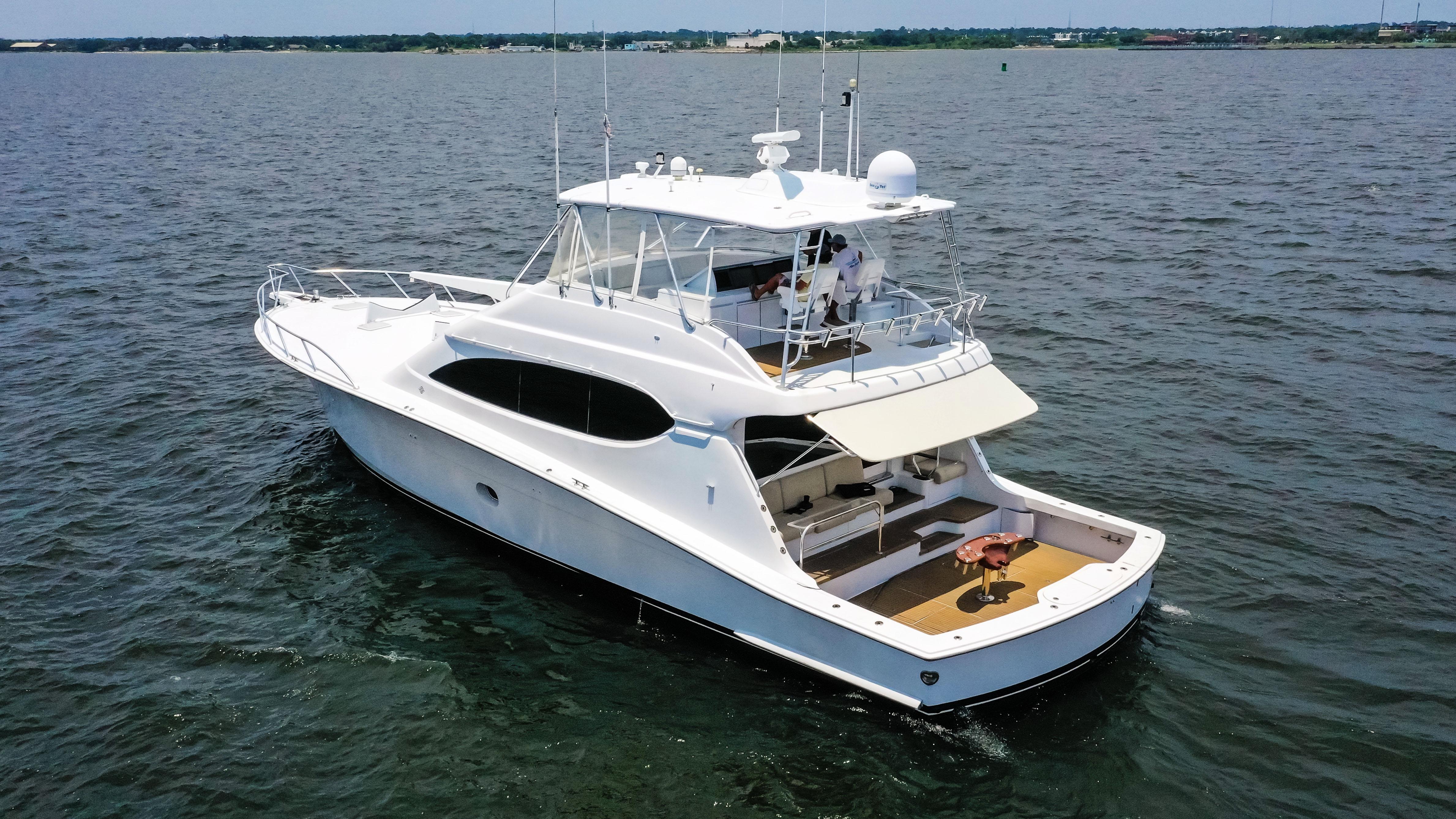2007 Hatteras 68 Convertible Yacht For Sale in Fort Lauderdale FL 2007 Hatteras 68 Convertible Yacht For Sale in Fort Lauderdale FL