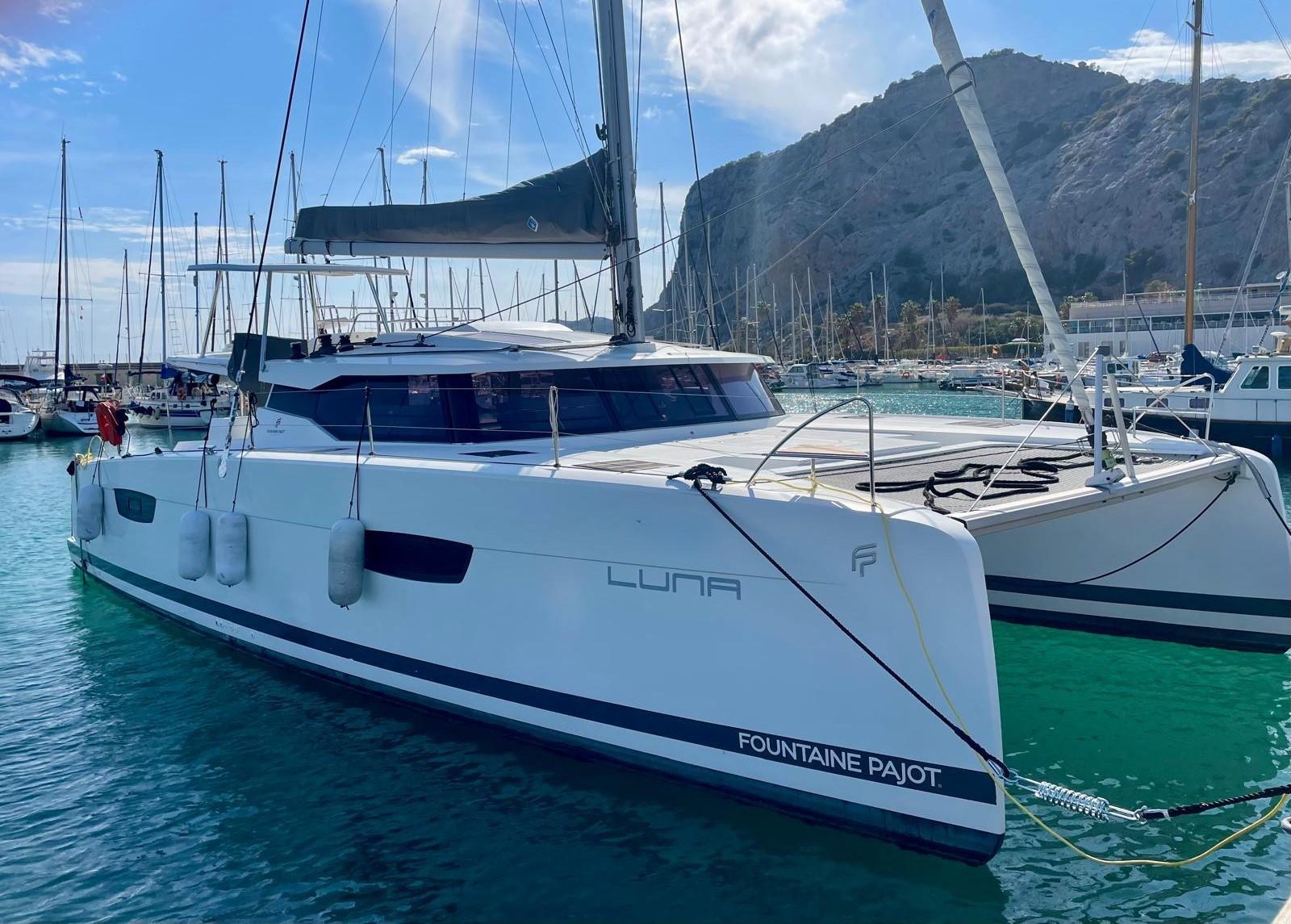 LUNA 2020 Fountaine Pajot Saona 47 Yacht For Sale in GARRAF LUNA 2020 Fountaine Pajot Saona 47 Yacht For Sale in GARRAF