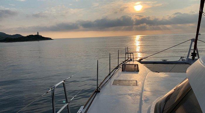 PARADISE 2012 Nautitech 542 Yacht For Sale in Canet en Roussillon 66