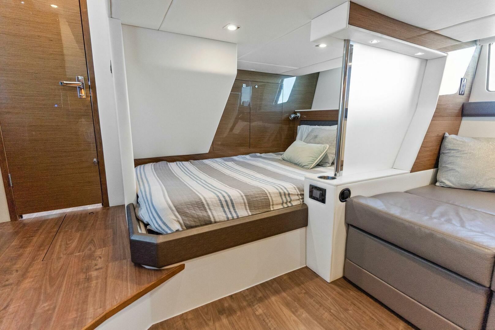 Royal Speerit III 2018 Cruisers Yachts 45 Cantius Yacht For Sale in Tampa FL Royal Speerit III 2018 Cruisers Yachts 45 Cantius Yacht For Sale in Tampa FL