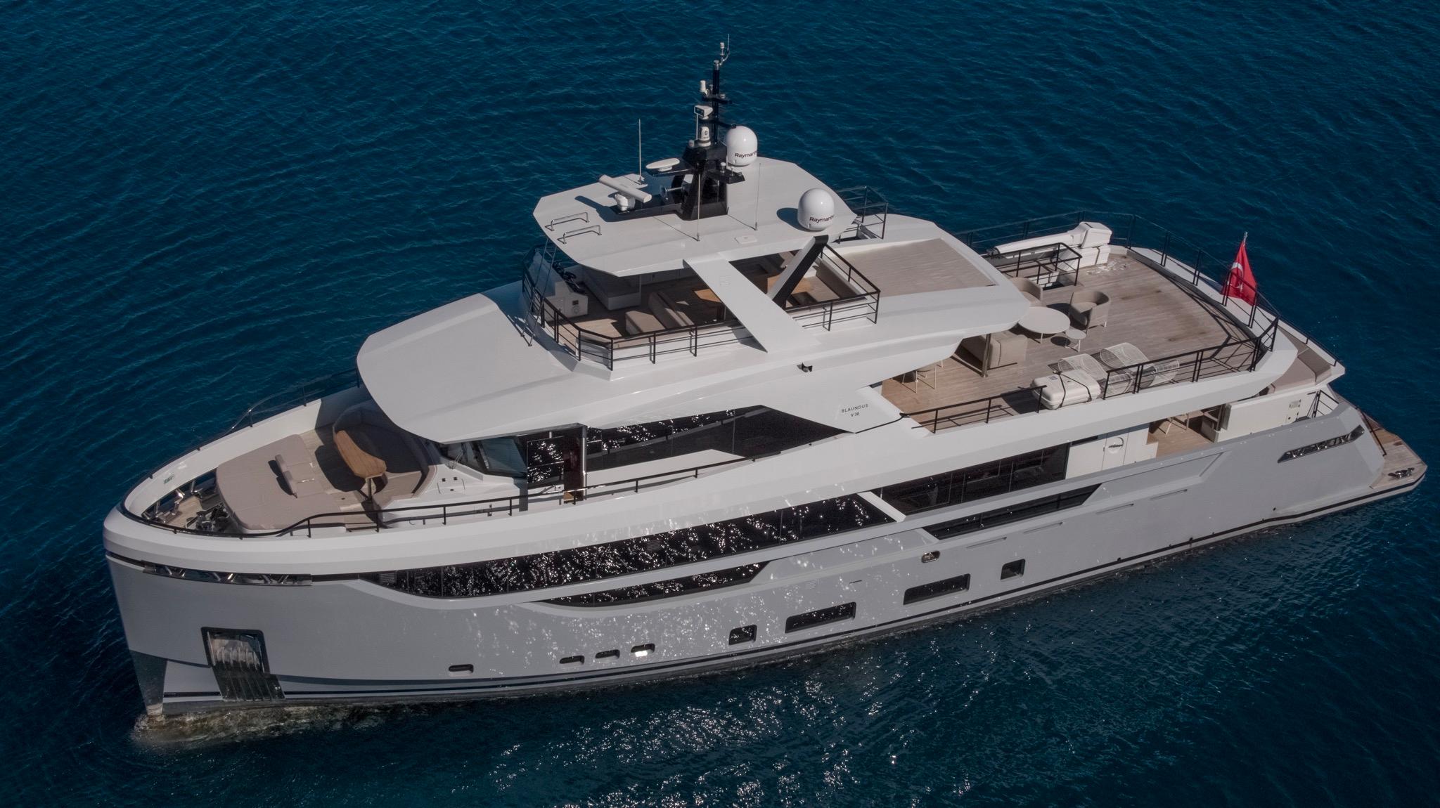 EZGY 2021 V30 Yacht For Sale in Imperia IT-IM EZGY 2021 V30 Yacht For Sale in Imperia IT-IM