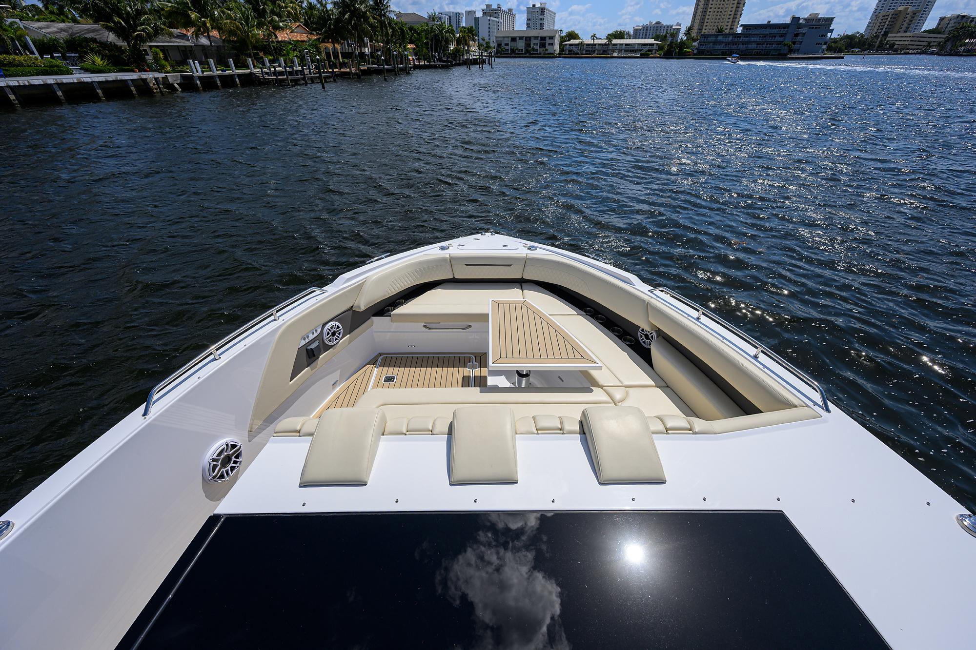 2024 Cruisers Yachts 50 GLS Outboard 2024 Cruisers Yachts 50 GLS Yacht For Sale in Fort Lauderdale FL 2024 Cruisers Yachts 50 GLS Outboard 2024 Cruisers Yachts 50 GLS Yacht For Sale in Fort Lauderdale FL