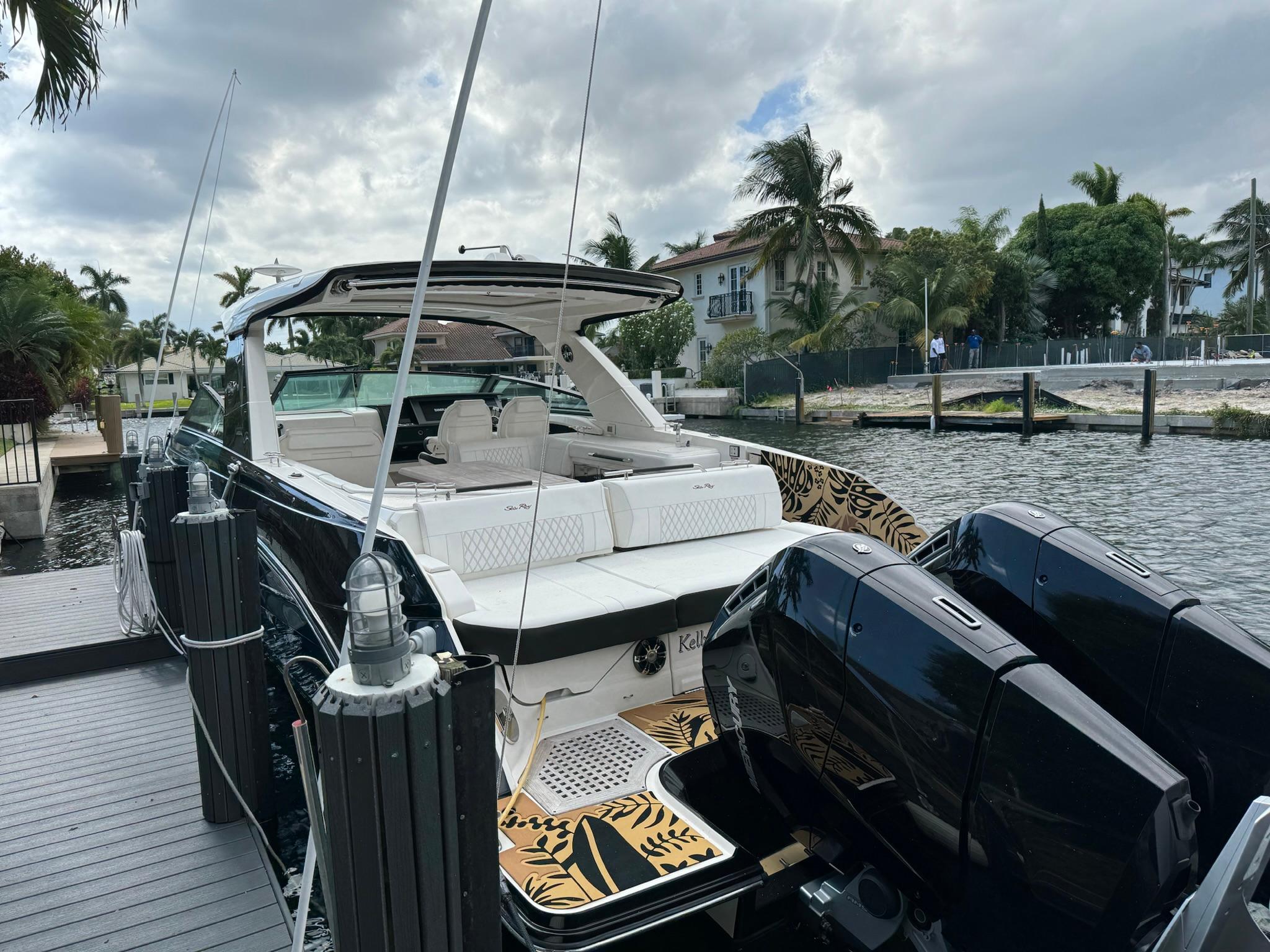 Kelly's Buoys 2021 Sea Ray SLX 400 Outboard Yacht For Sale in Boca Raton FL Kelly's Buoys 2021 Sea Ray SLX 400 Outboard Yacht For Sale in Boca Raton FL