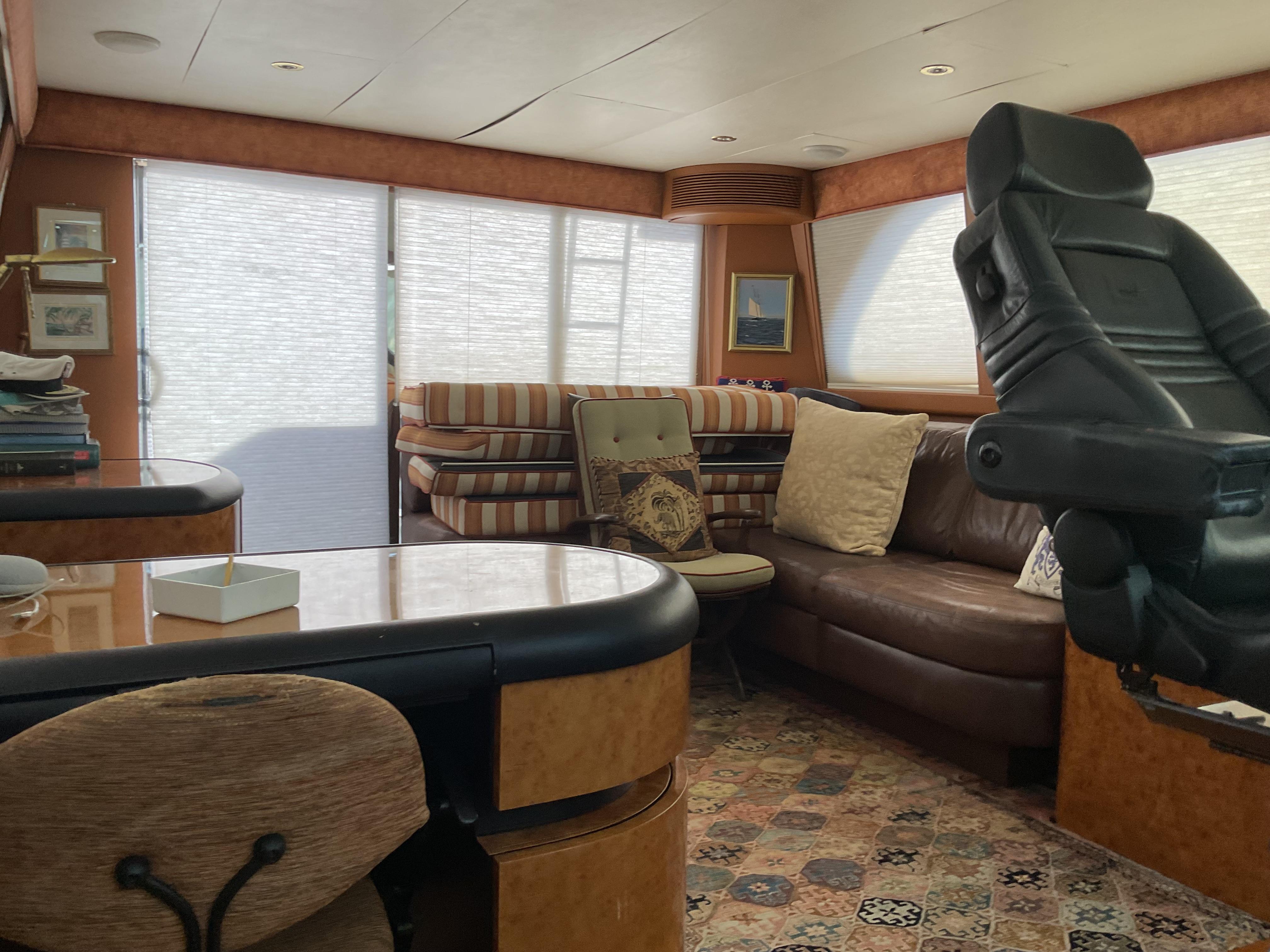 1998 Lazzara Yachts 76 Skylounge Yacht For Sale in Humacao 1998 Lazzara Yachts 76 Skylounge Yacht For Sale in Humacao