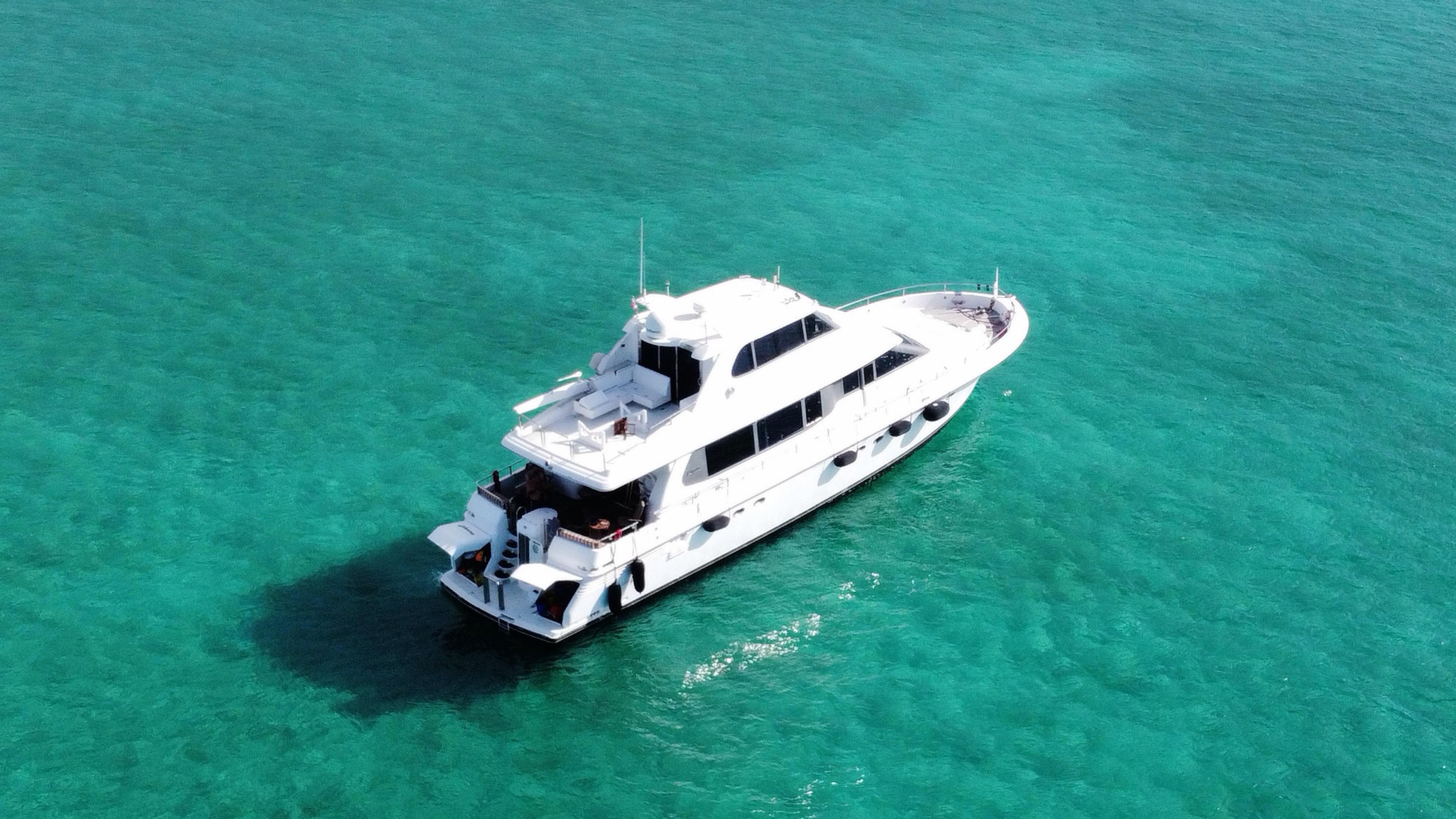 1998 Lazzara Yachts 76 Skylounge Yacht For Sale in Humacao 1998 Lazzara Yachts 76 Skylounge Yacht For Sale in Humacao