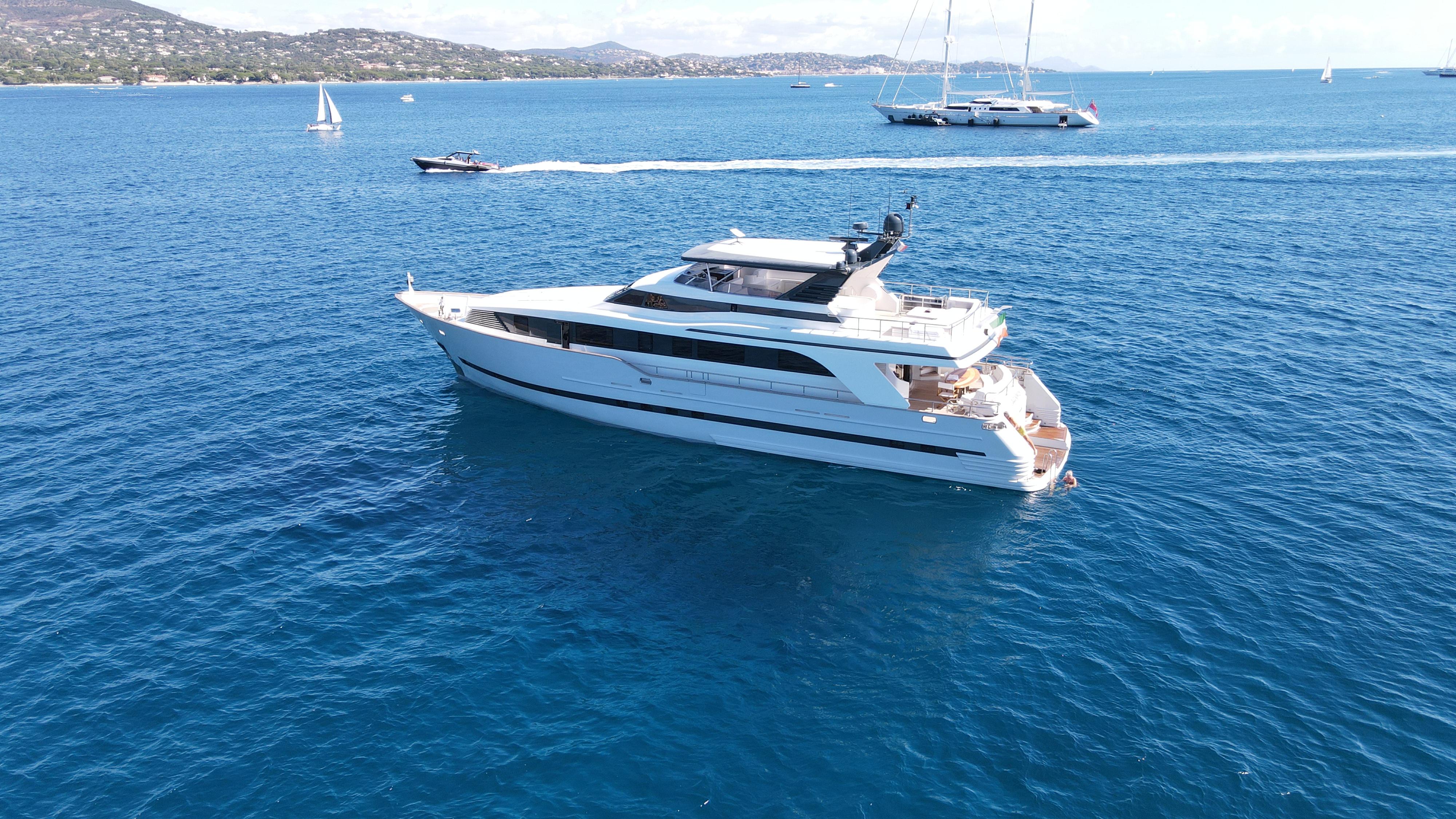 Lady Moh 2002 Bugari 95 Yacht For Sale in Saint Tropez 06 Lady Moh 2002 Bugari 95 Yacht For Sale in Saint Tropez 06