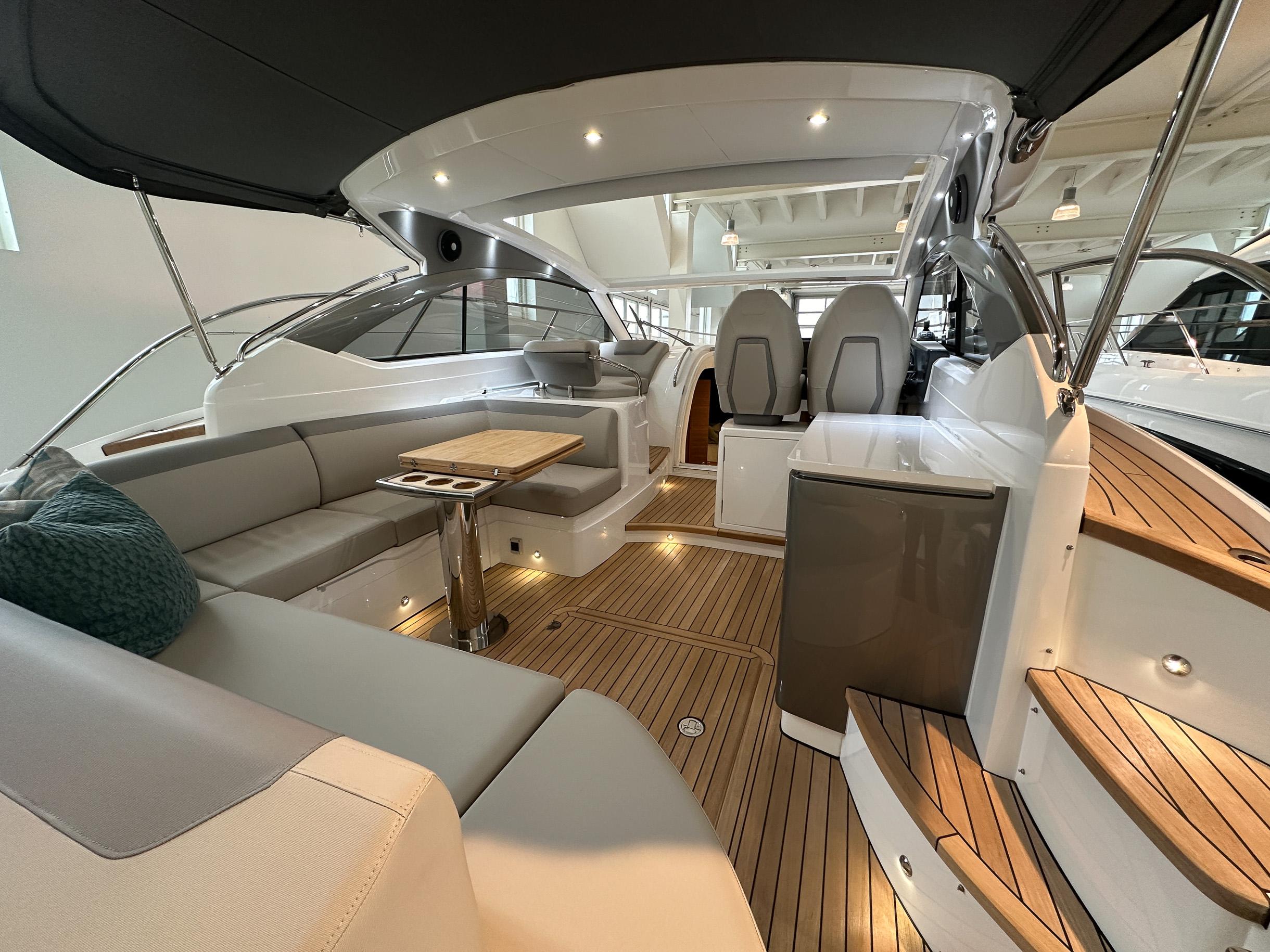 V40174 2024 Princess V40 Sunbed Yacht For Sale in Copenhagen V40174 2024 Princess V40 Sunbed Yacht For Sale in Copenhagen