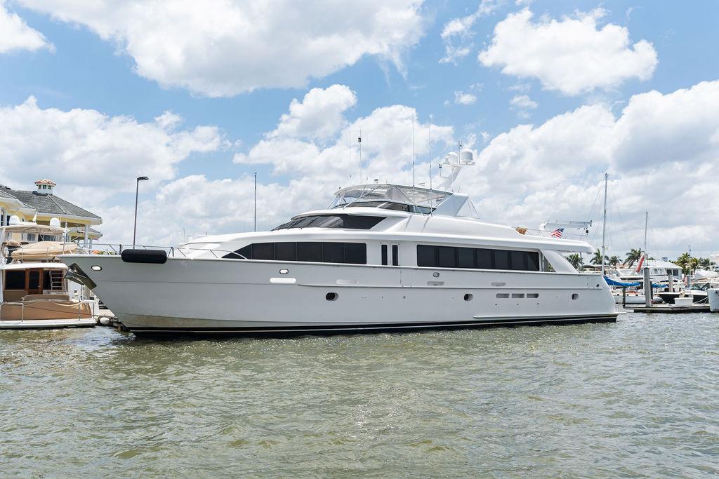 Magnum Ride 2004 Hatteras 100 Motor Yacht Yacht For Sale in Naples FL Magnum Ride 2004 Hatteras 100 Motor Yacht Yacht For Sale in Naples FL