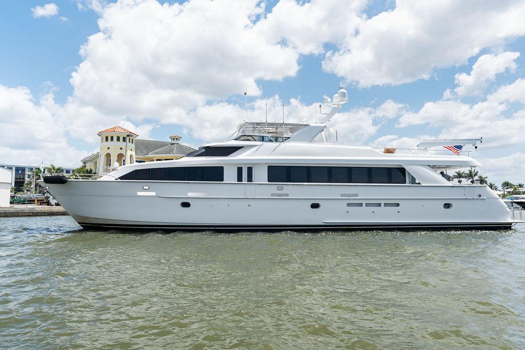 Magnum Ride 2004 Hatteras 100 Motor Yacht Yacht For Sale in Naples FL Magnum Ride 2004 Hatteras 100 Motor Yacht Yacht For Sale in Naples FL