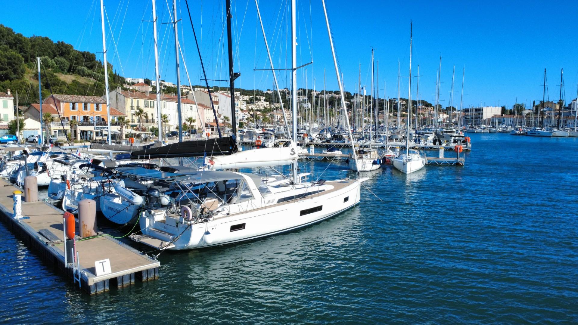 2023 Beneteau Oceanis 51.1 Yacht For Sale in Hyeres 83 2023 Beneteau Oceanis 51.1 Yacht For Sale in Hyeres 83