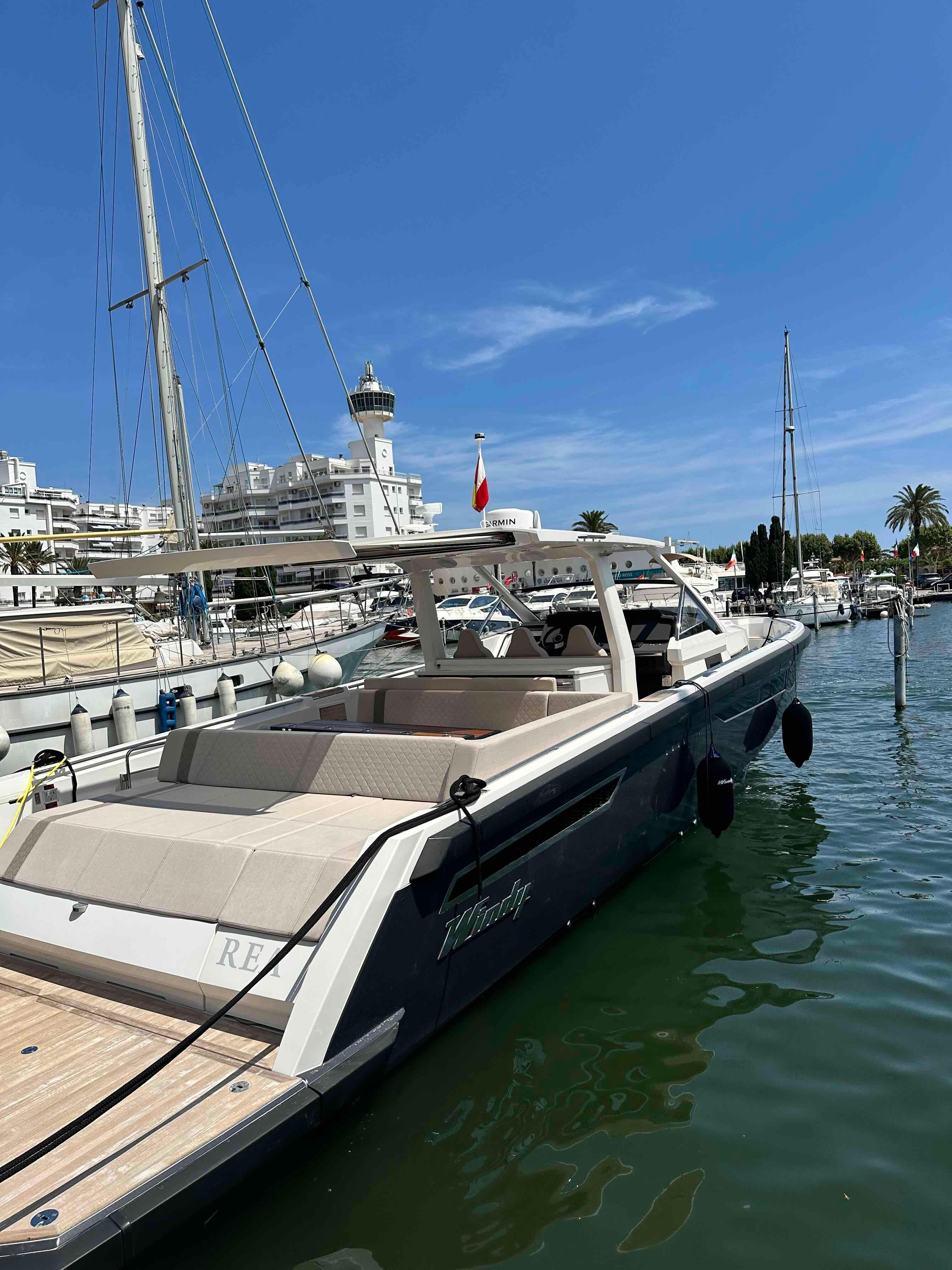 2022 Windy SR44 Yacht For Sale in Gdynia 2022 Windy SR44 Yacht For Sale in Gdynia