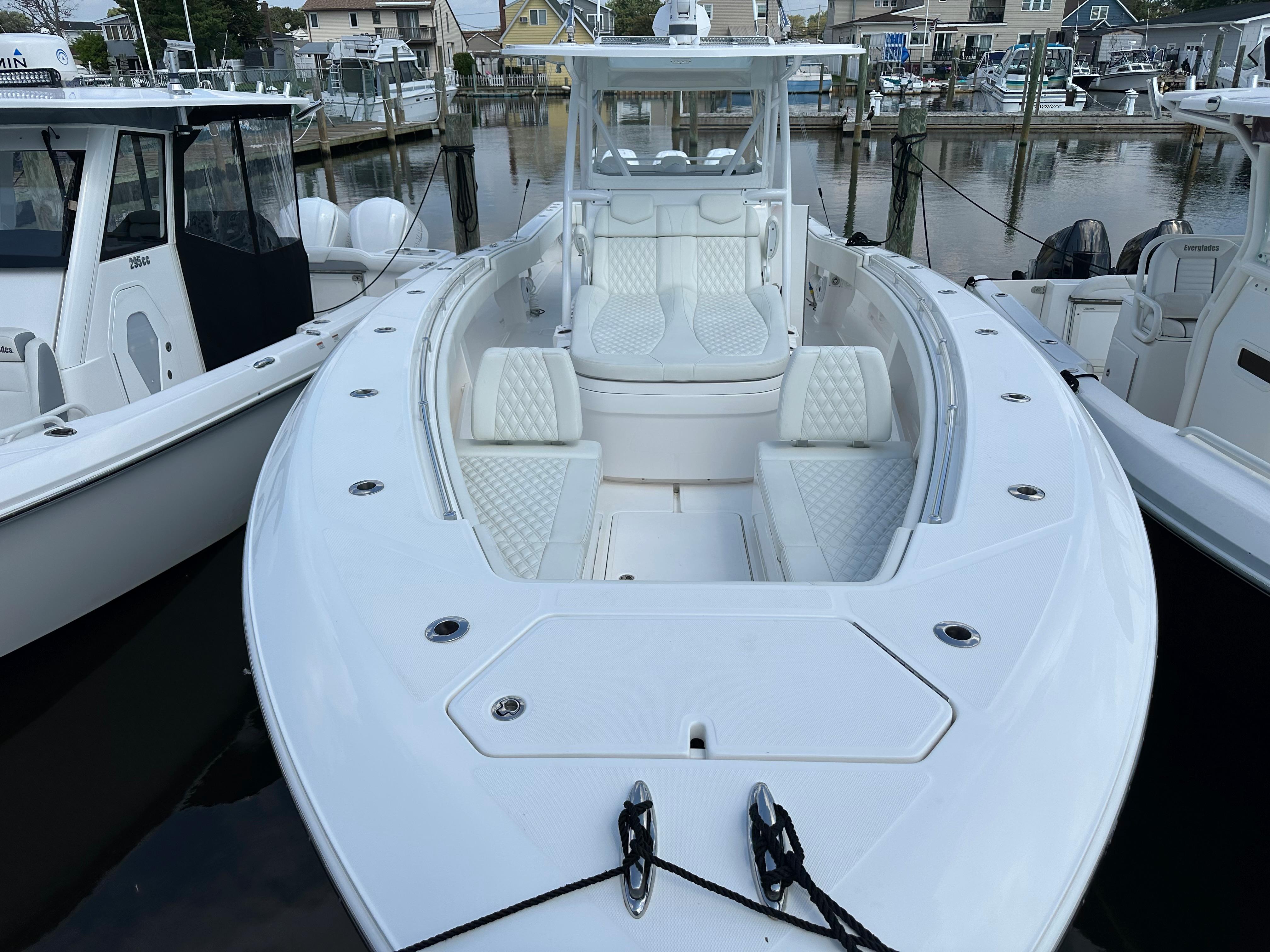 2021 Invincible 390 Open CC Yacht For Sale in Lindenhurst NY 2021 Invincible 390 Open CC Yacht For Sale in Lindenhurst NY