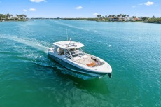 Boston Whaler 350 Realm 2022 Yacht Sold Boston Whaler 350 Realm 2022 Yacht Sold