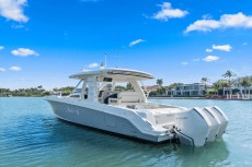 Boston Whaler 350 Realm 2022 Yacht Sold Boston Whaler 350 Realm 2022 Yacht Sold