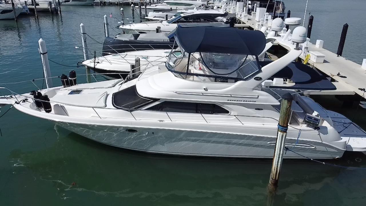 FRIENDSHIP Sea Ray 450 Express Bridge 2004 Yacht Sold FRIENDSHIP Sea Ray 450 Express Bridge 2004 Yacht Sold