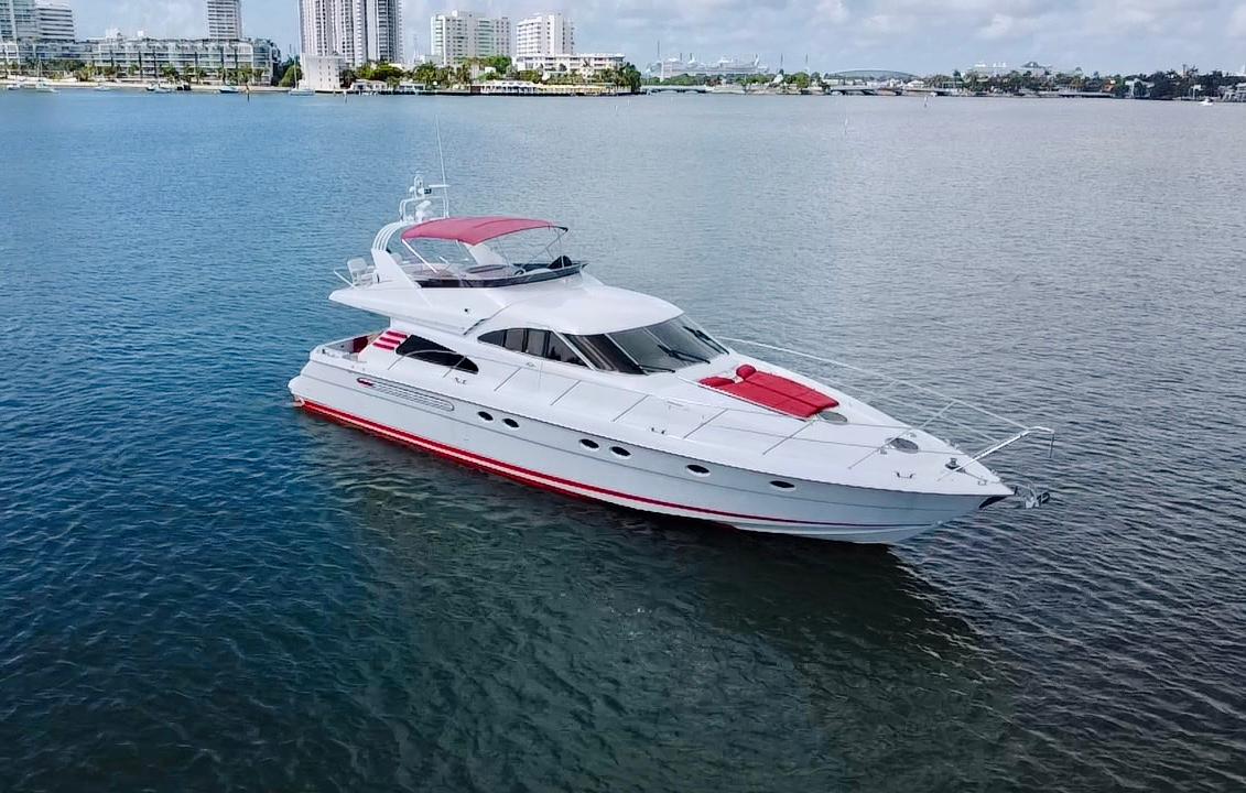 POR FIN 1999 Fairline Squadron 65 Yacht For Sale in Miami Beach FL POR FIN 1999 Fairline Squadron 65 Yacht For Sale in Miami Beach FL