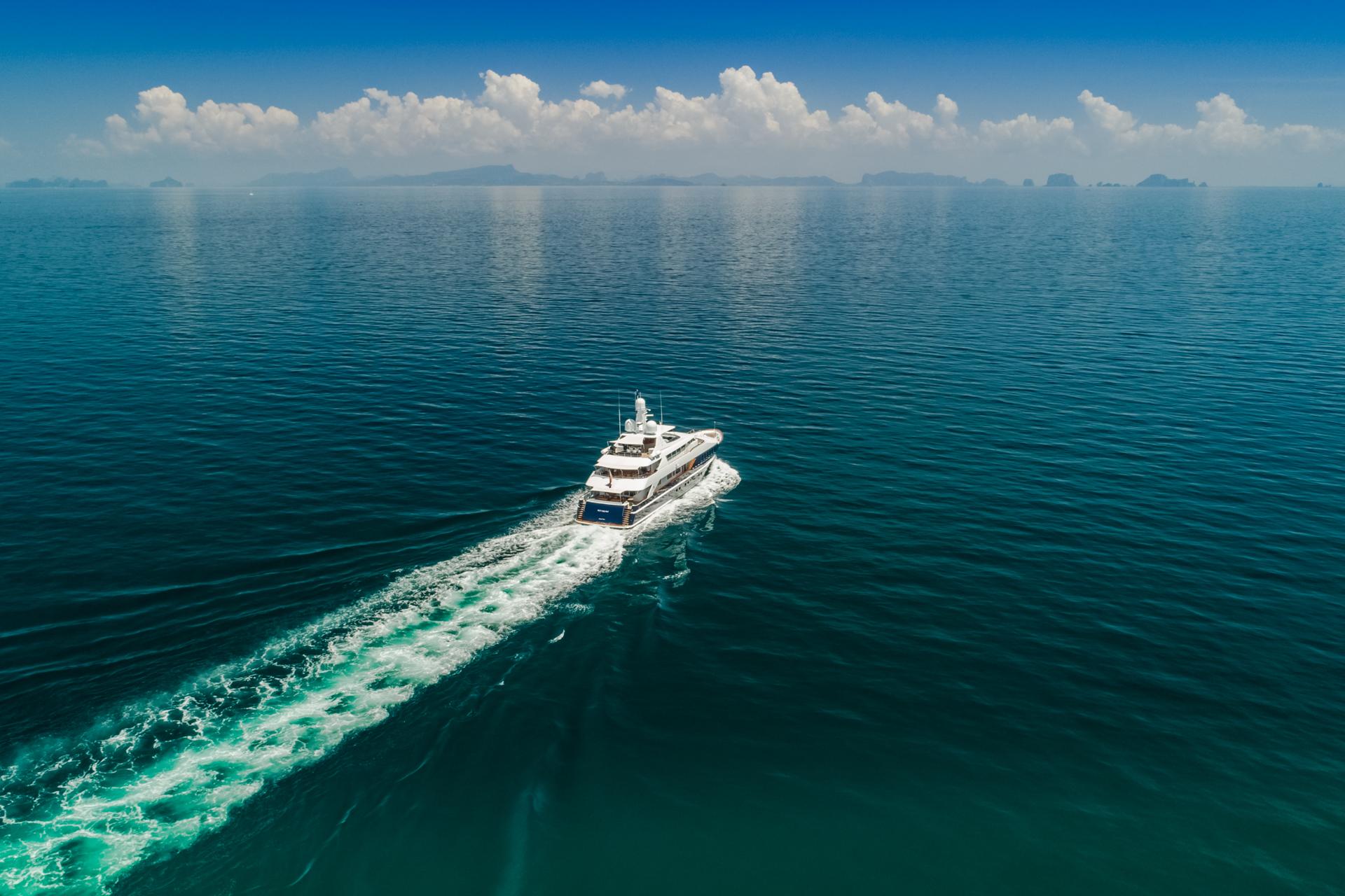 Lady Azul 2001 Heesen 39m Yacht For Sale in Phuket 