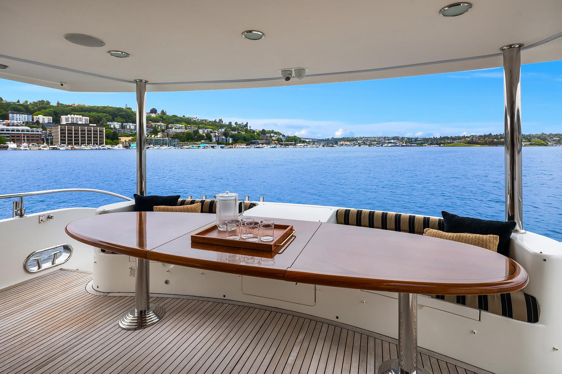 COCONUT 2009 Ocean Alexander 74 Flybridge Motoryacht Yacht For Sale in Seattle WA COCONUT 2009 Ocean Alexander 74 Flybridge Motoryacht Yacht For Sale in Seattle WA