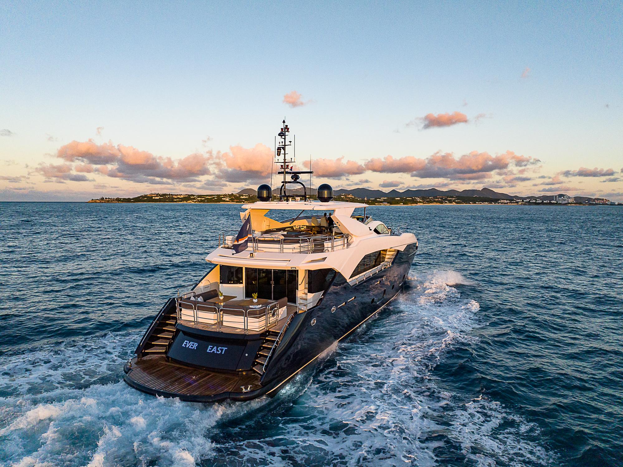 EVEREAST 2013 Sunseeker Predator 115 Yacht For Sale in Cannes 06 EVEREAST 2013 Sunseeker Predator 115 Yacht For Sale in Cannes 06