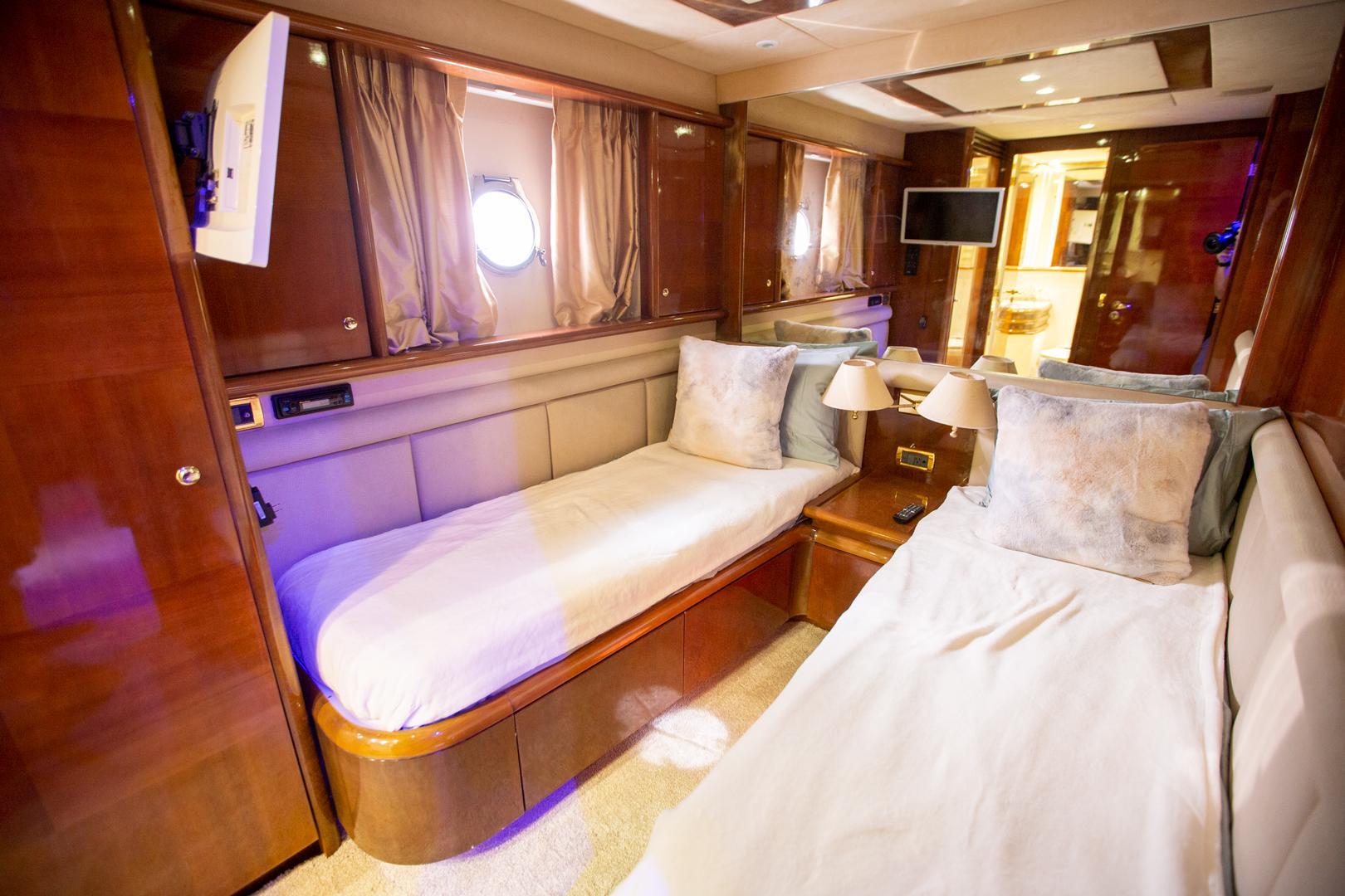 2003 Azimut 74 Solar Yacht For Sale in Fort Lauderdale FL 2003 Azimut 74 Solar Yacht For Sale in Fort Lauderdale FL